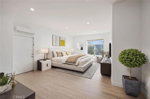 Tiny photo for 8246 Woodshill Trail, Los Angeles, CA 90069 (MLS # SR25245437)