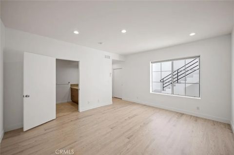 Tiny photo for 8246 Woodshill Trail, Los Angeles, CA 90069 (MLS # SR25245437)