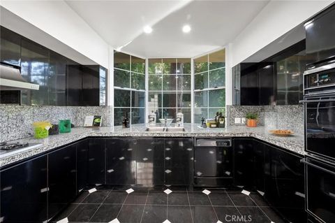 Tiny photo for 8246 Woodshill Trail, Los Angeles, CA 90069 (MLS # SR25245437)