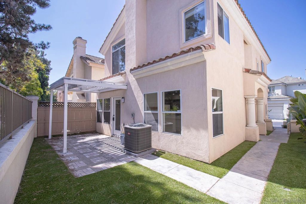 Photo of 1113 Pacific Grove Loop, Chula Vista, CA 91915 (MLS # 260006916)