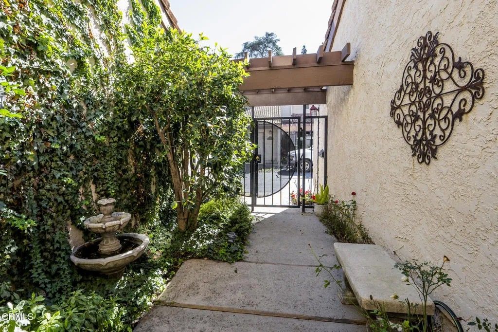 Photo of 3237 La Encina Way, Pasadena, CA 91107 (MLS # P1-25468)