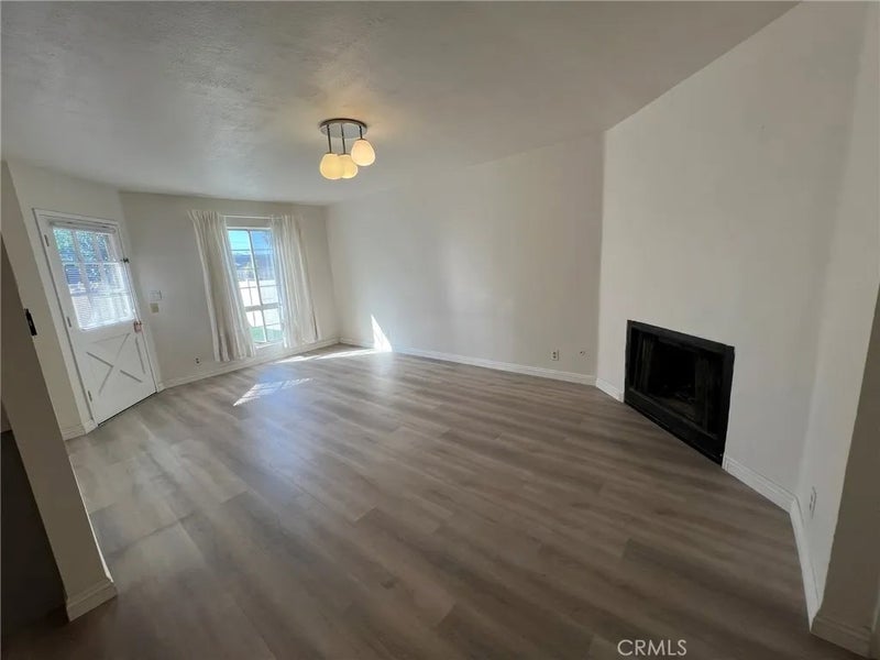 181 W La Verne Avenue 11