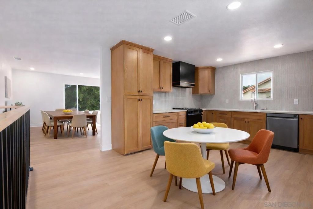 Photo of 361 E Indian Rock Rd, Vista, CA 92084 (MLS # 260004304)