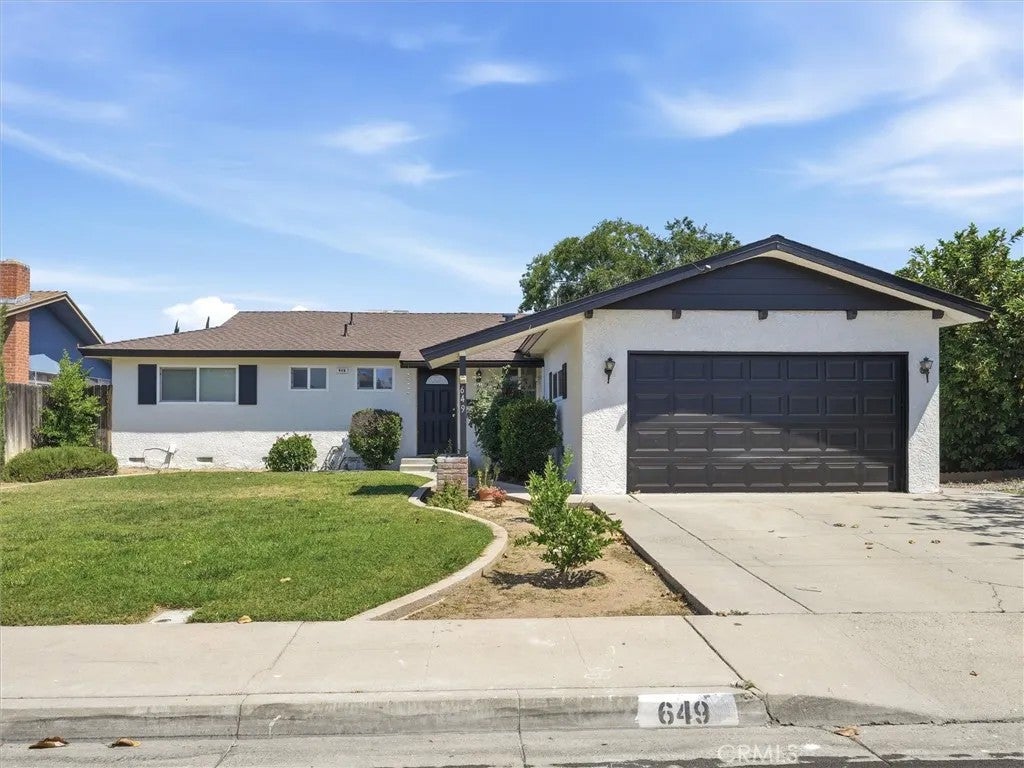 649 W Ashcroft