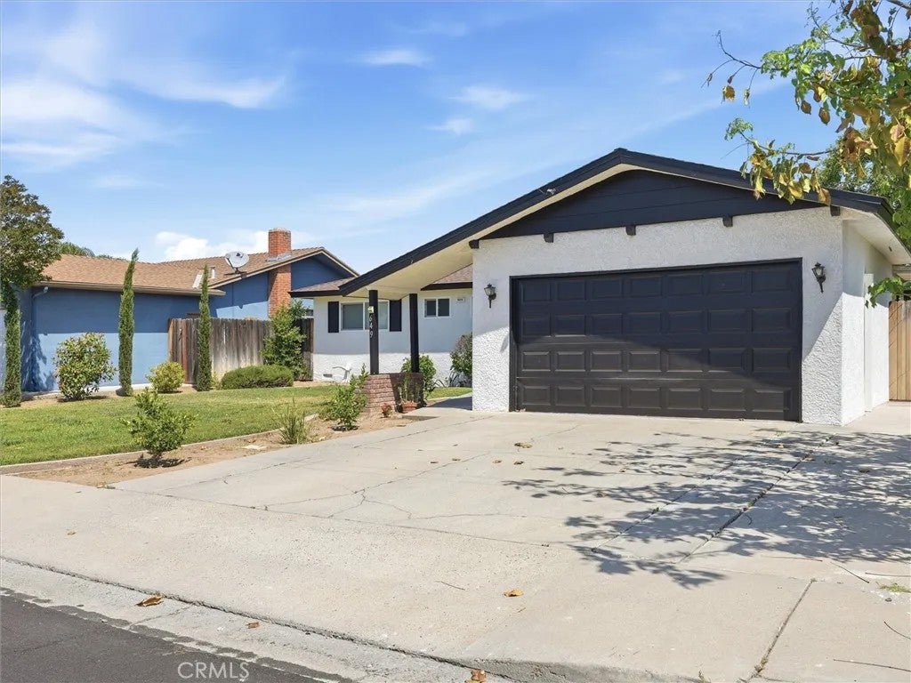 649 W Ashcroft