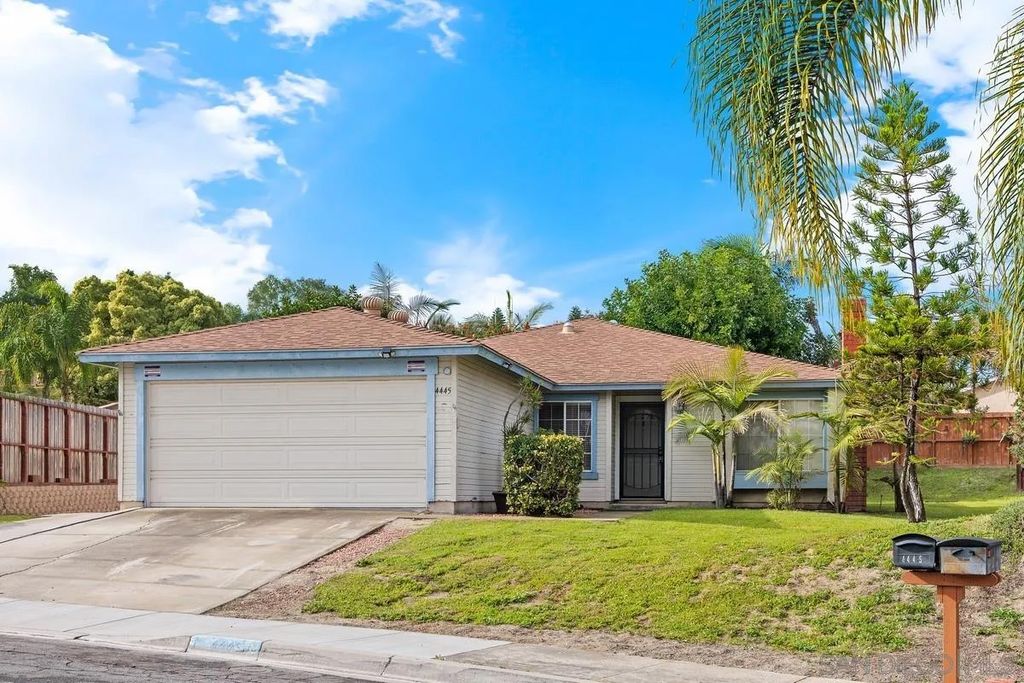 Photo of 4445 Sunburst Dirve Dr, Oceanside, CA 92056 (MLS # 260001948)