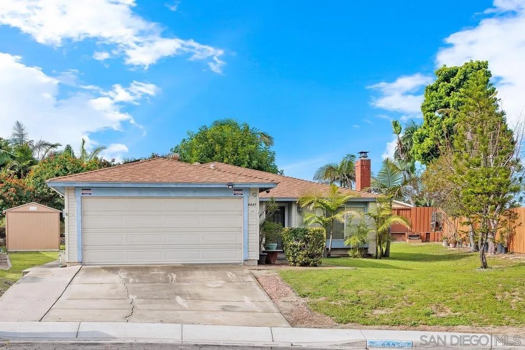 Photo of 4445 Sunburst Dirve Dr, Oceanside, CA 92056 (MLS # 260001948)