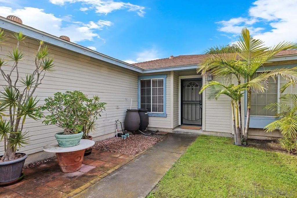 Photo of 4445 Sunburst Dirve Dr, Oceanside, CA 92056 (MLS # 260001948)