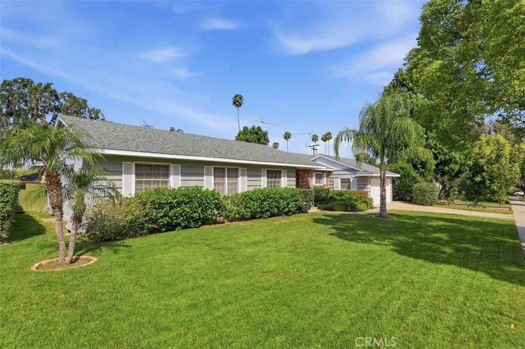 Photo of 5239 Coventry Dr, Riverside, CA 92506 (MLS # IV26078028)