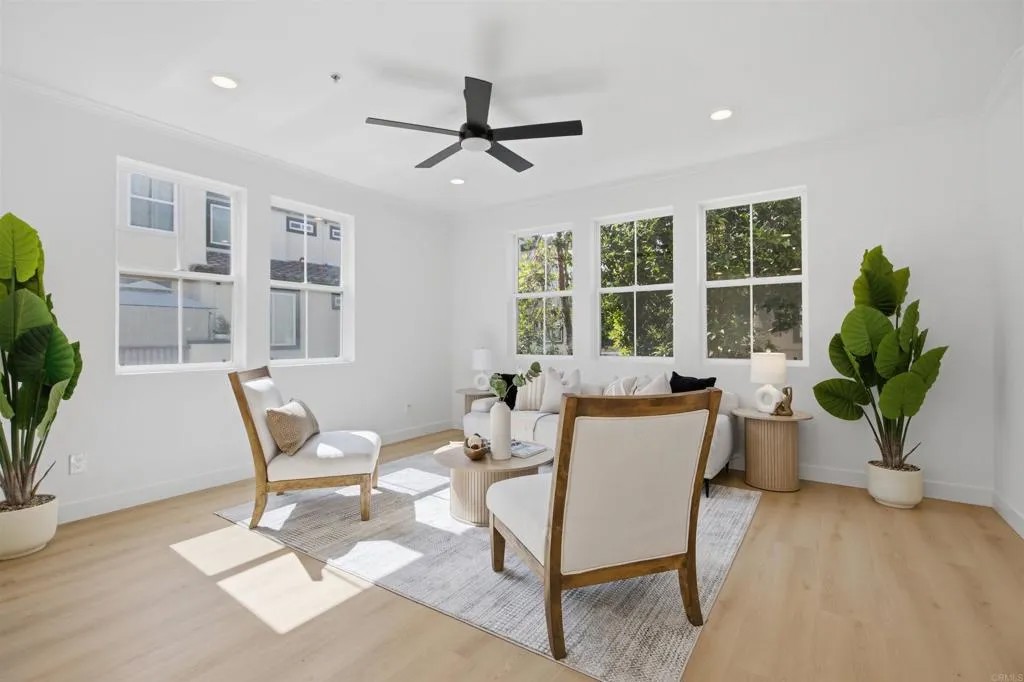 1590 Paseo Aurora