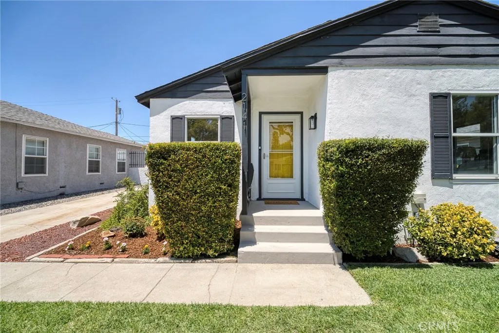 2141 N Evergreen Street
