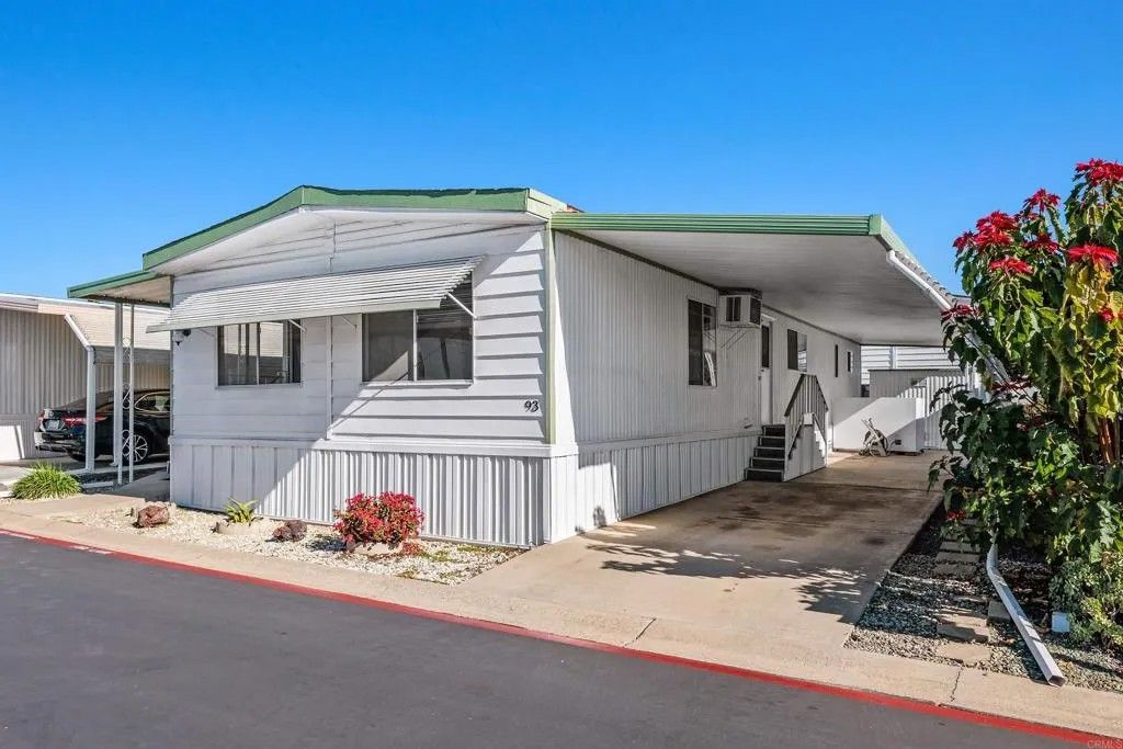 Photo of 1506 Oak Drive #93, Vista, CA 92084 (MLS # NDP2600191)