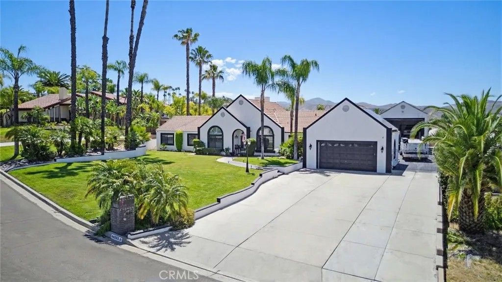 Photo of 44263 Charlotte Drive, Hemet, CA 92544 (MLS # DW26099869)