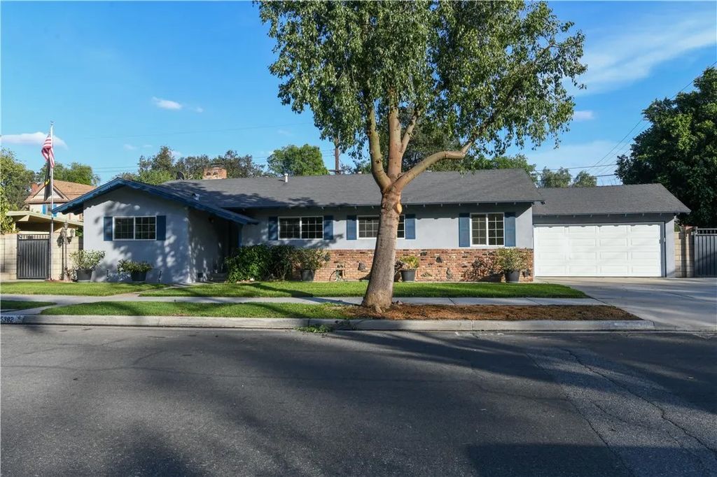 Photo of 5382 Tower Rd, Riverside, CA 92506 (MLS # IV26053654)