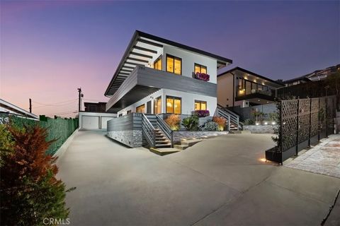 Photo of 284 Chiquita St, Laguna Beach, CA 92651 (MLS # OC25277550)