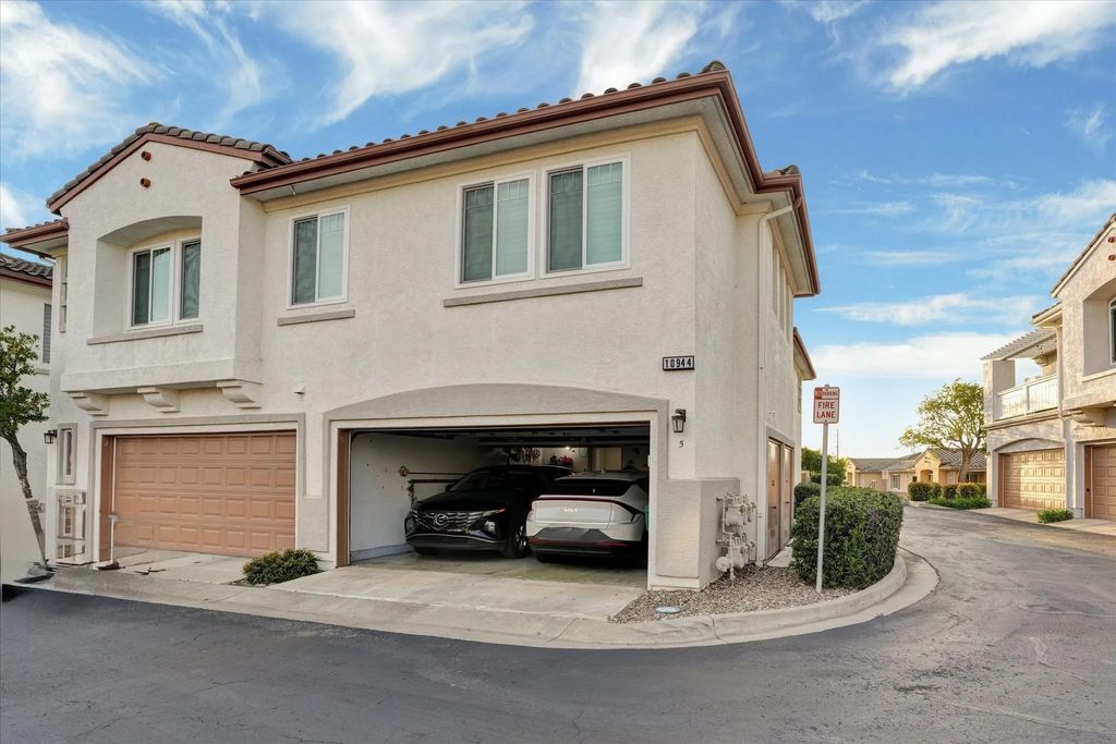 Photo of 10944 Ivy Hill Drive #5, San Diego, CA 92131 (MLS # 260006464)