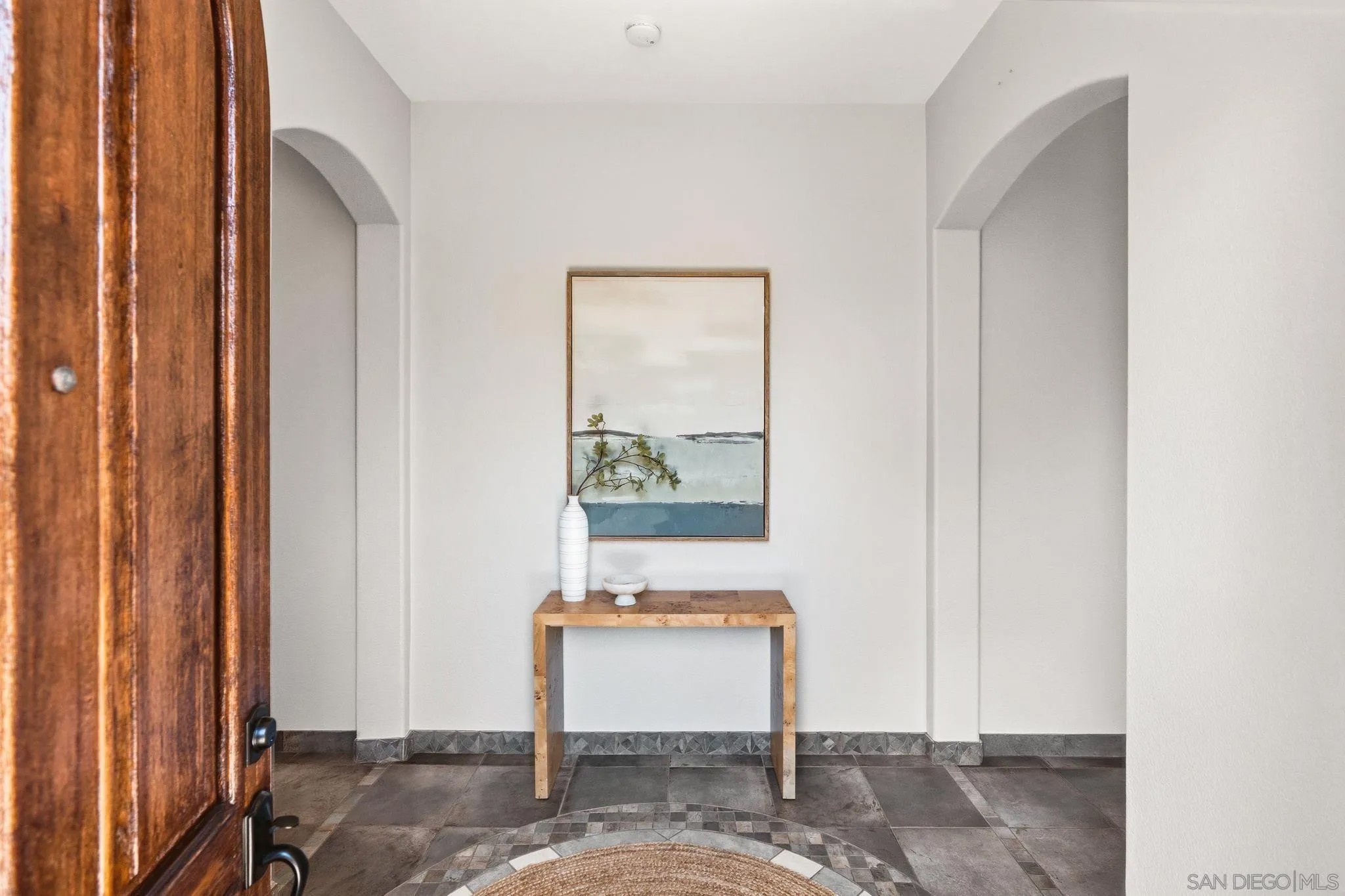 6108 Paseo Valiente