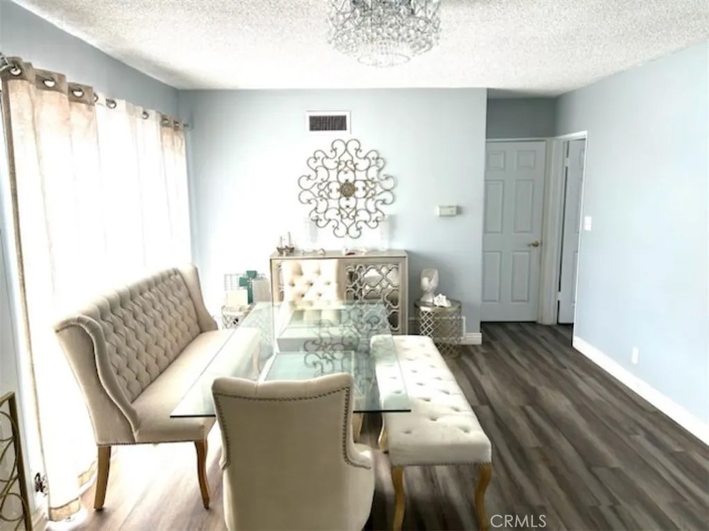 2209 Grovemont