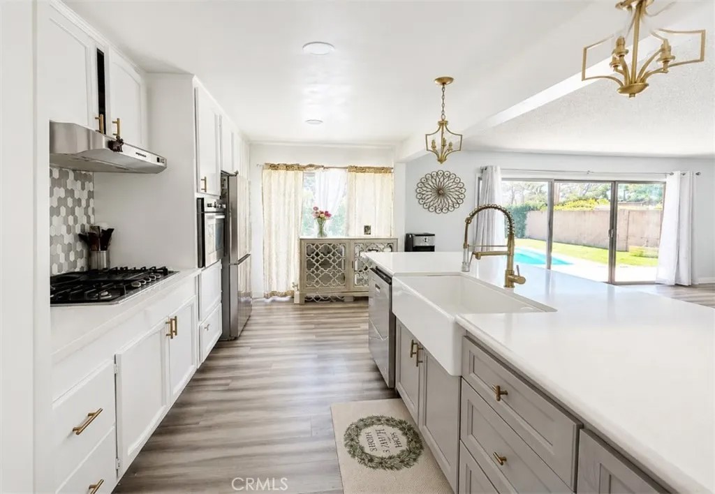 2209 Grovemont