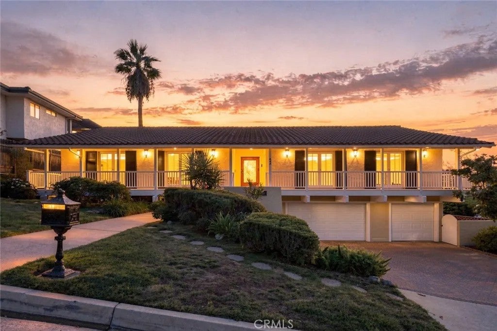 Photo of 444 Meadowview Drive, La Canada Flintridge, CA 91011 (MLS # GD26205733)