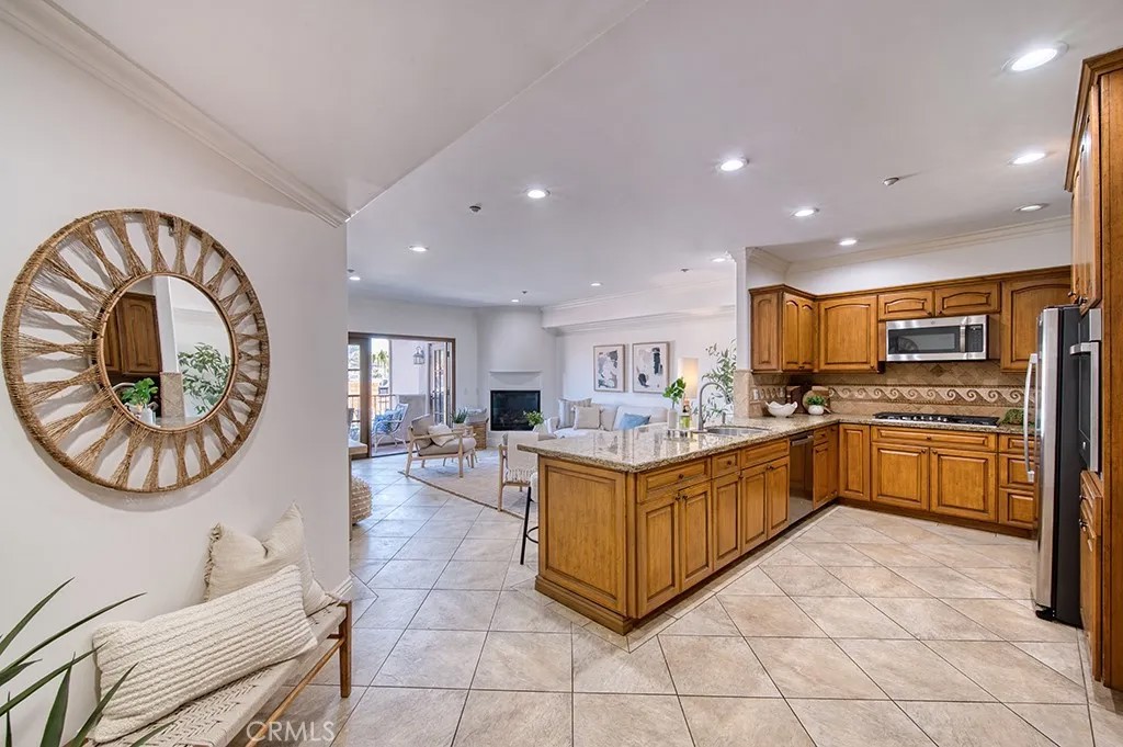 1520 N. El Camino Real 11