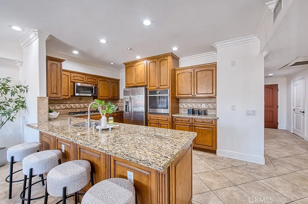 1520 N. El Camino Real 11