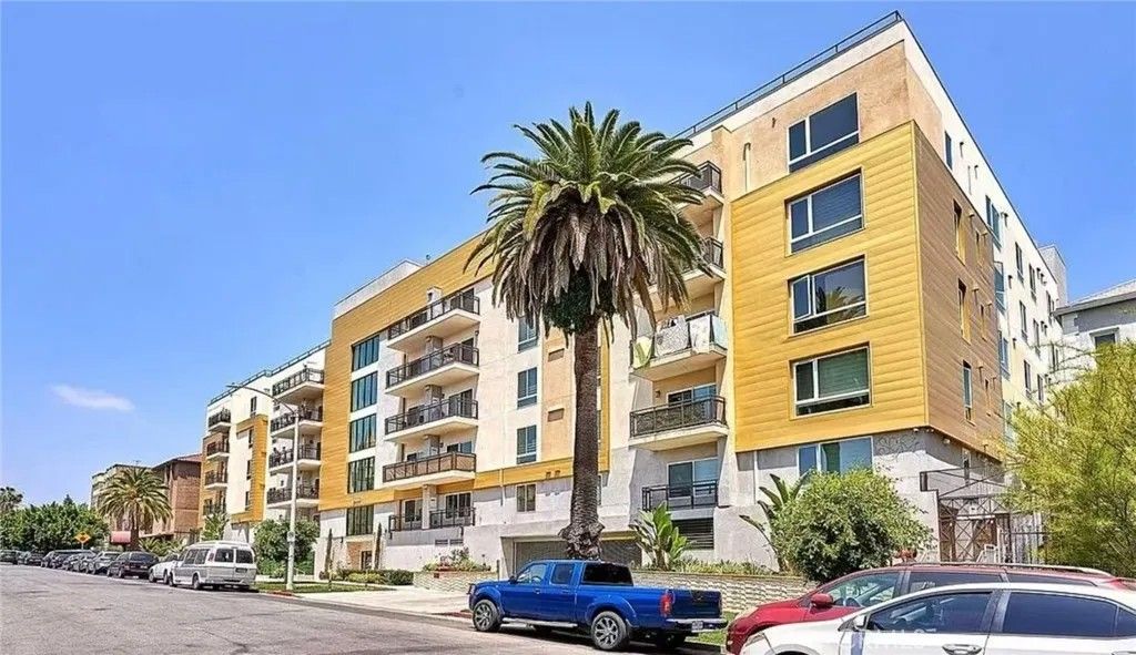 Photo of 2939 Leeward #212, Los Angeles, CA 90005 (MLS # WS26017948)