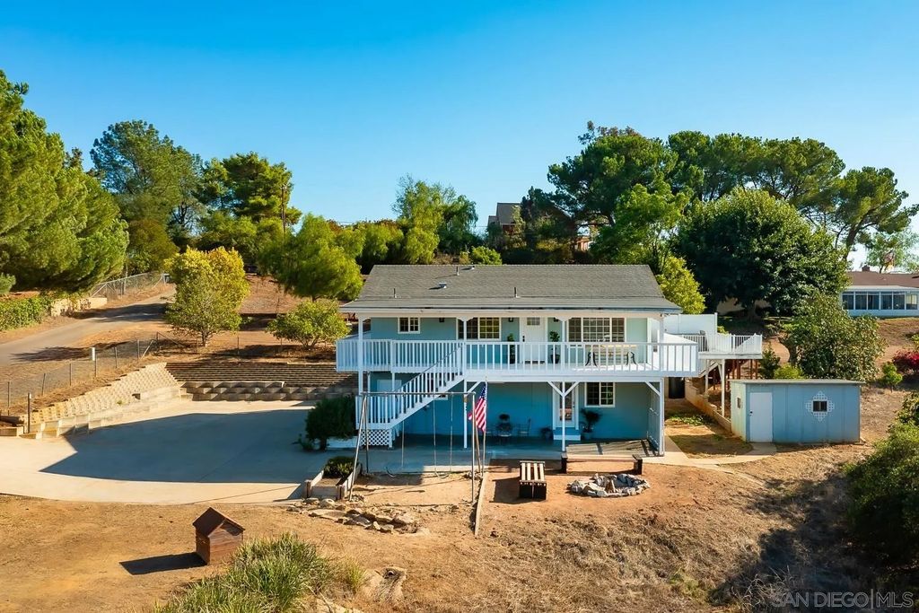 Photo of 171 La Cresta Heights Rd, El Cajon, CA 92021 (MLS # 250042429)