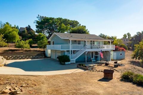 Photo of 171 La Cresta Heights Rd, El Cajon, CA 92021 (MLS # 250042429)
