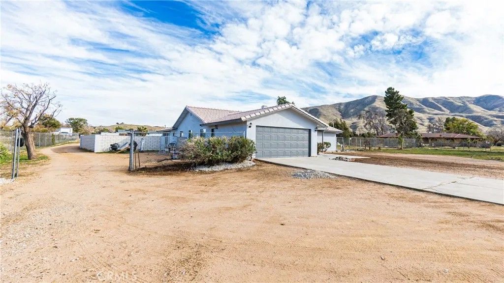 Photo of 9515 Juniper St, Apple Valley, CA 92308 (MLS # PW25278980)