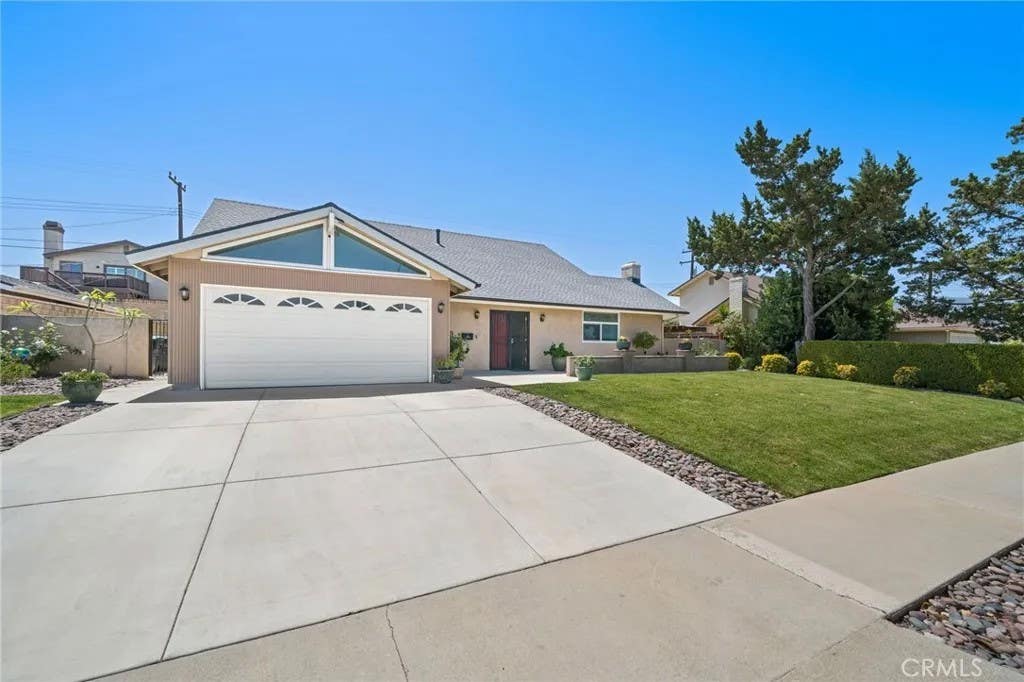 Photo of 460 W Mission Road, Corona, CA 92882 (MLS # CV26082497)