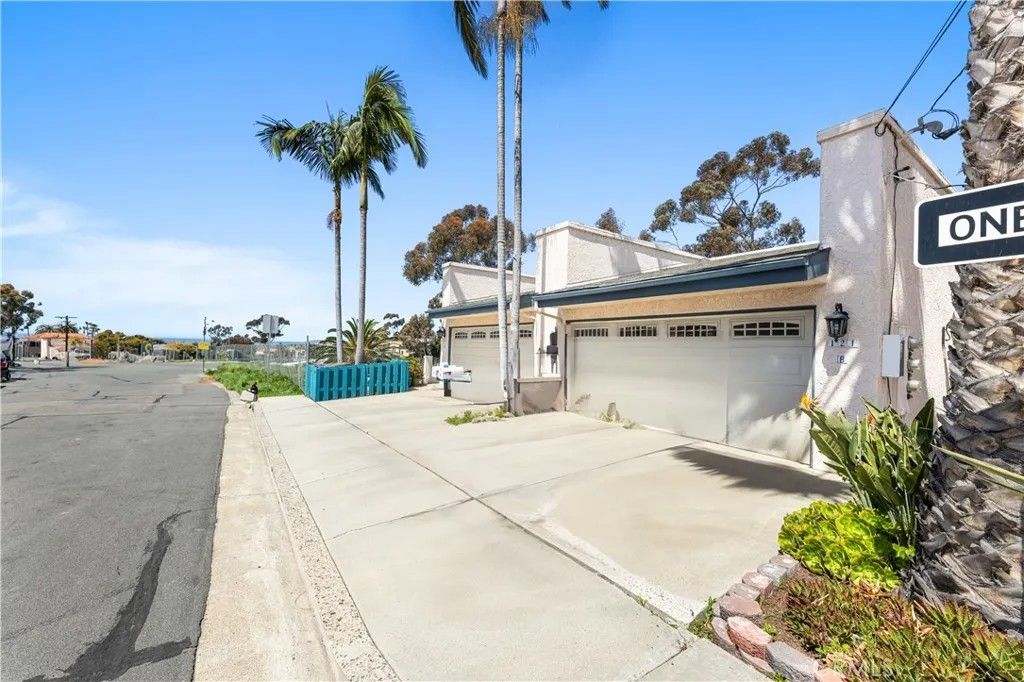 Photo of 121 La Ronda, San Clemente, CA 92672 (MLS # OC26007678)