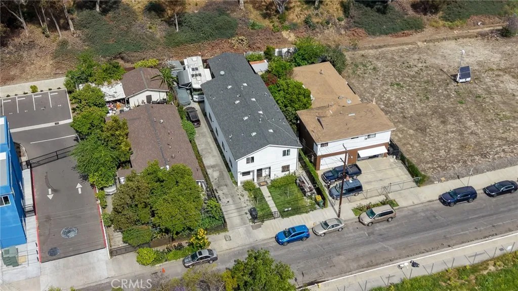 1645 E 117th