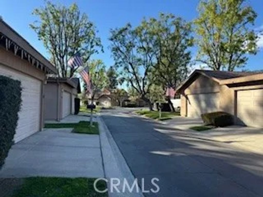 Photo of 671 W Point O Woods Dr, Azusa, CA 91702 (MLS # TR26012005)