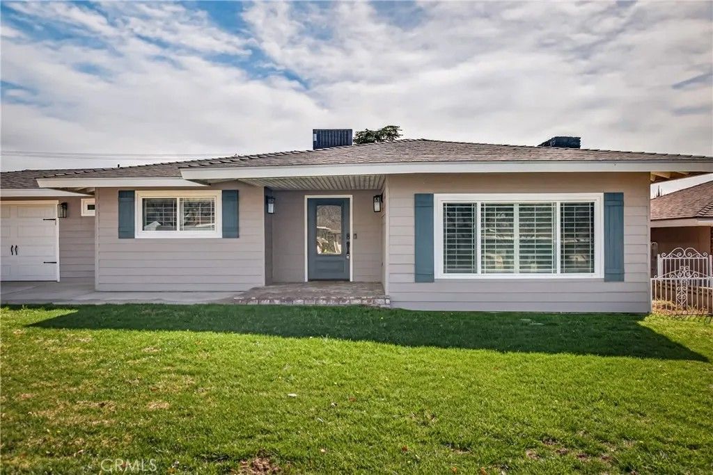 Photo of 34933 Persimmon Ave, Yucaipa, CA 92399 (MLS # IG26047805)