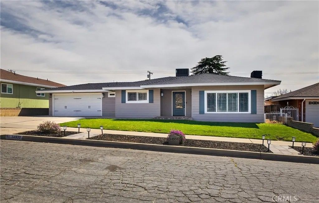 Photo of 34933 Persimmon Ave, Yucaipa, CA 92399 (MLS # IG26047805)