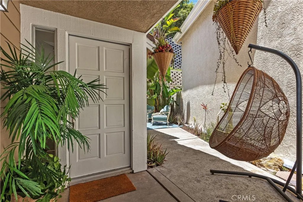 22 La Costa Court