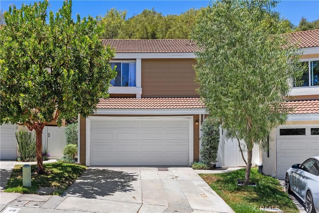 22 La Costa Court