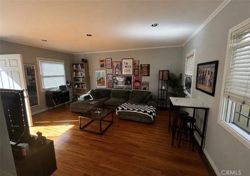 2225 E 2nd 5
