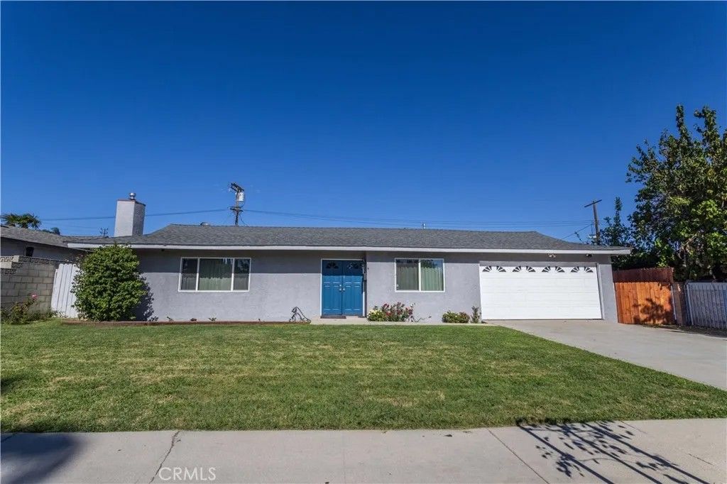 Photo of 19233 Napa, Northridge, CA 91324 (MLS # SR26026901)