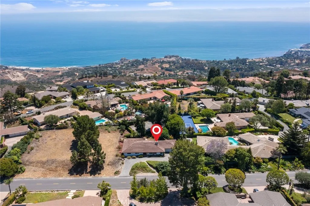 8 Coveview Drive