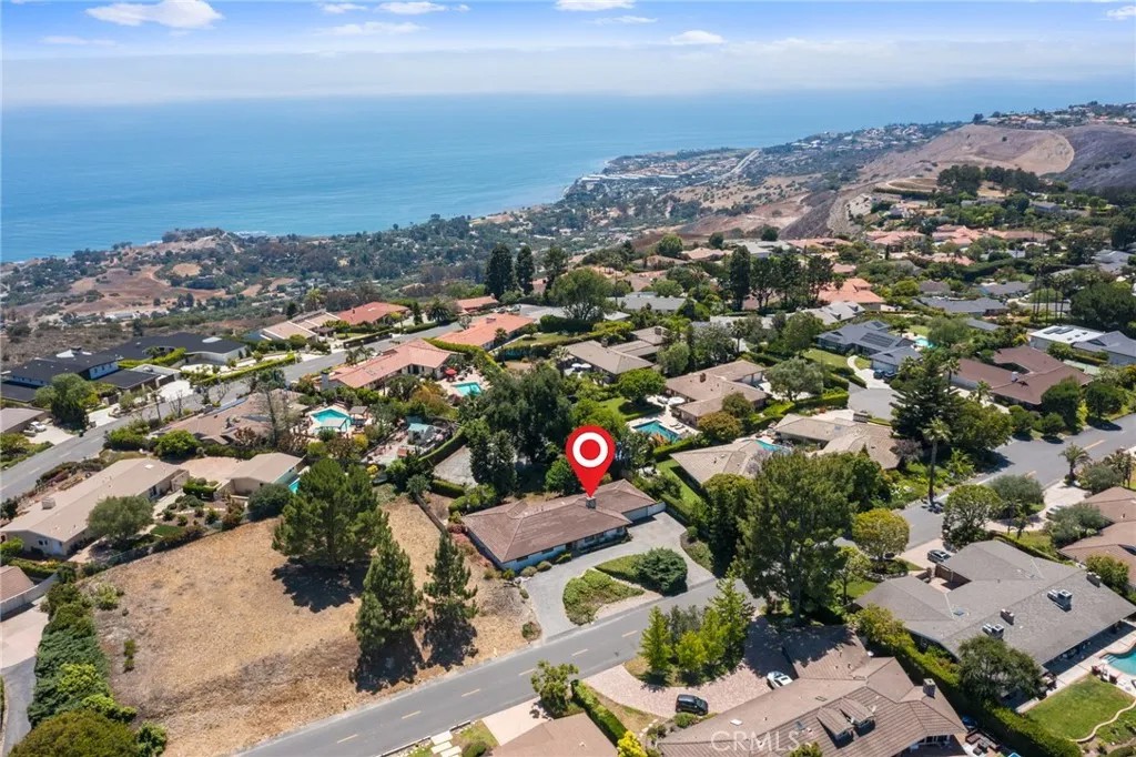 8 Coveview Drive