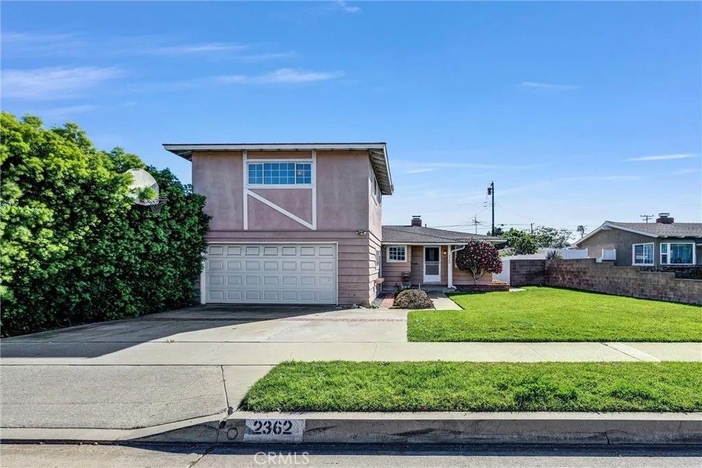 Photo of 2362 W 234th St, Torrance, CA 90501 (MLS # OC26026980)