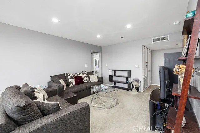 4501 Cedros