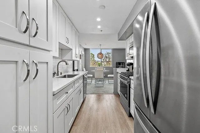 4501 Cedros