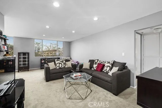 4501 Cedros
