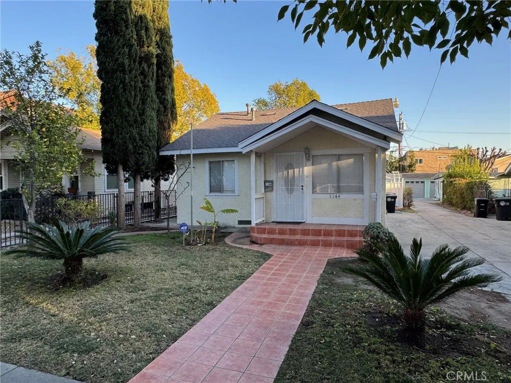 Photo of 1144 Allen Avenue, Glendale, CA 91201 (MLS # GD26025683)