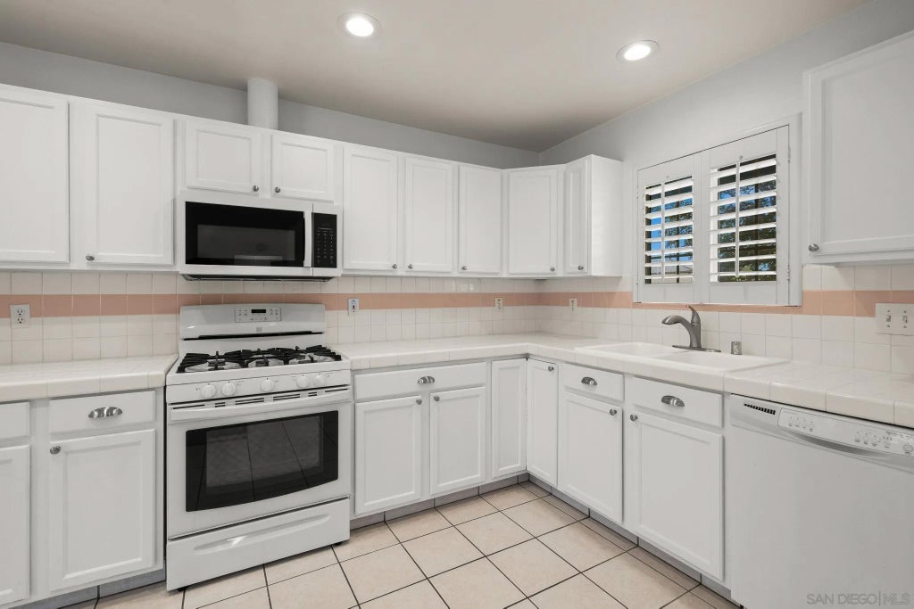 Photo of 6230 W Manor Drive, La Mesa, CA 91942 (MLS # 260020616)