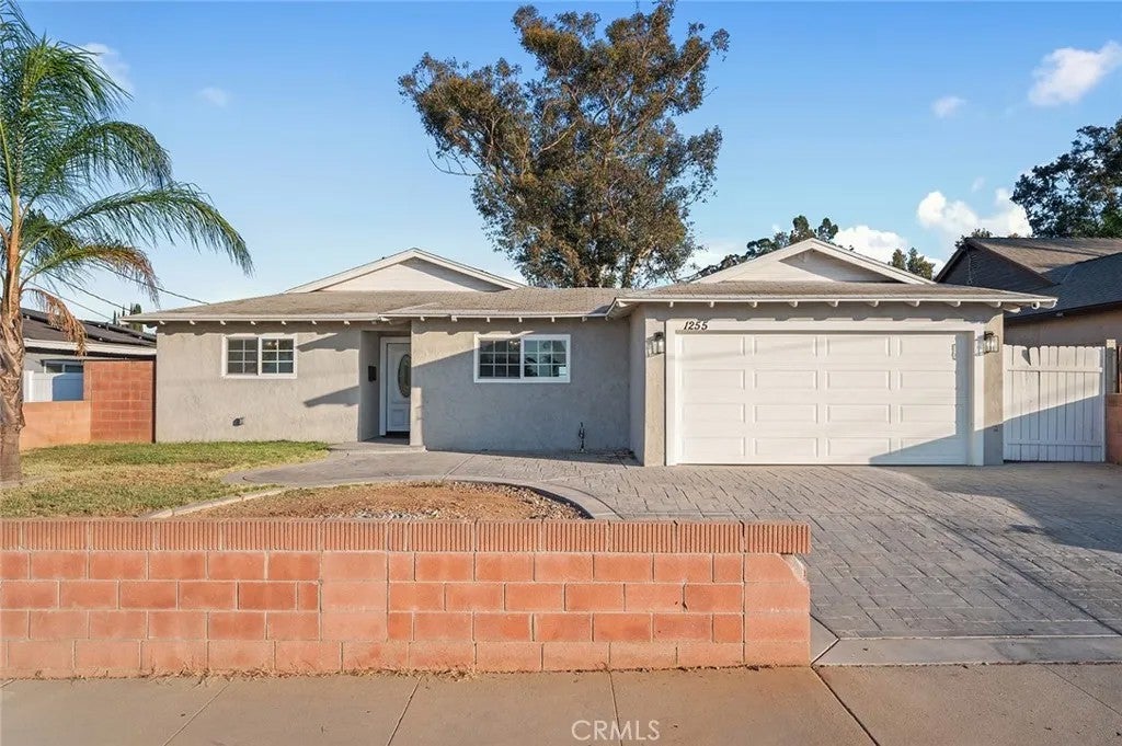 1255 Jadestone