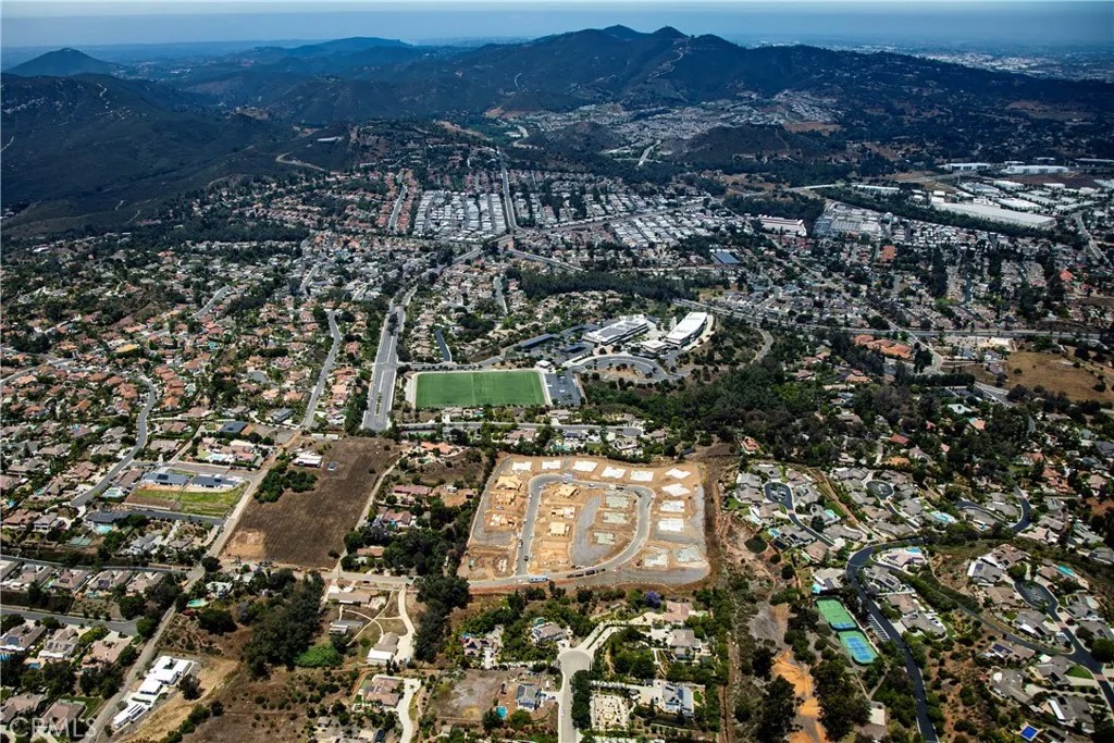 1381 Amanda Glen South